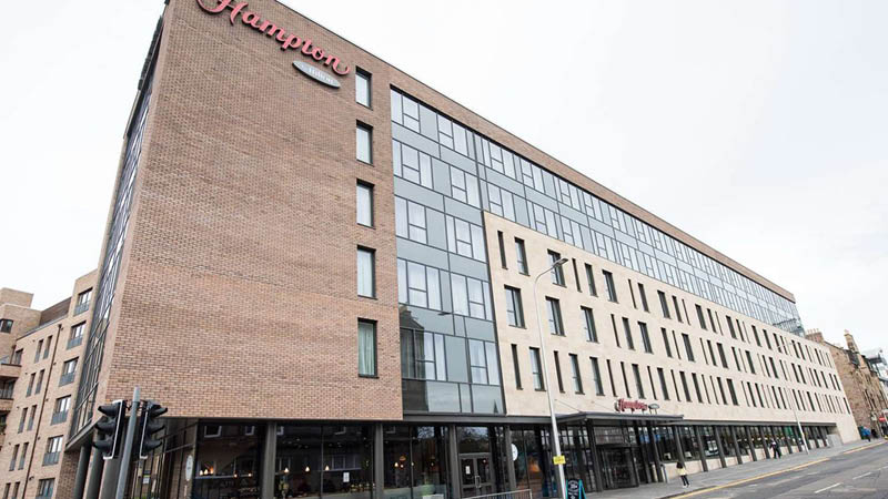 Hampton by Hilton Edinburgh West End set udefra